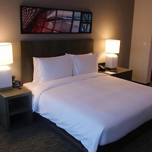 One-Bedroom King Suite